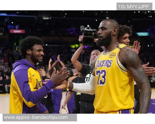 布朗尼分享提升无球状态的努力与在G联盟和湖人之间的心态平衡 布朗尼分享提升无球状态的努力与在G联盟和湖人之间的心态平衡